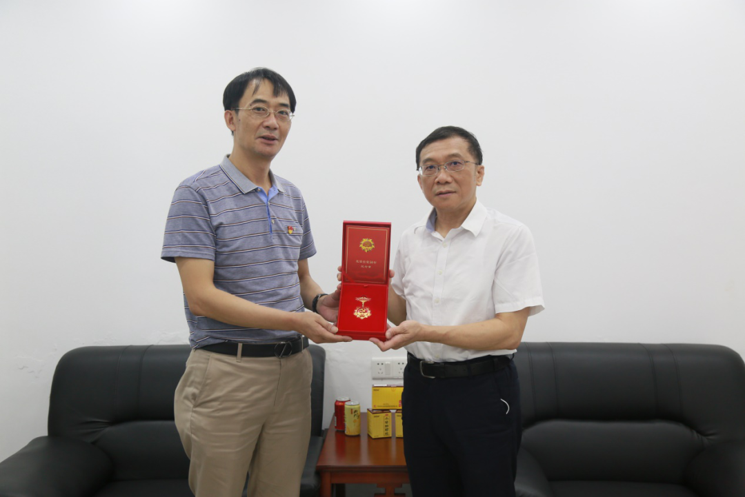 共忆党史话初心，矢志不渝跟党走 ——白云山光华公司“七一”前夕慰问离休干部刘玉珍同道